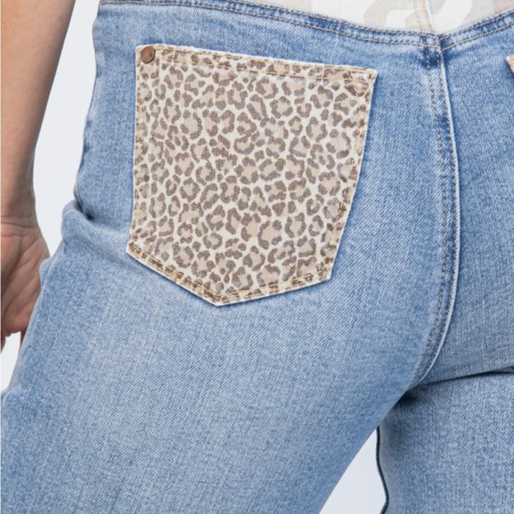 Judy Blue high waist Cheetah print pockets in size 11/30